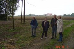 Délégation composée de Mr Daniel VIARDOT conseiller municipal de Clénay, Mesdames NOIROT et REMY THOMAS professeures des écoles et Bernaard LECLERCQ référent écologie forestière de l'ONGE Forestiers du Monde®. 1er octobre 2013.