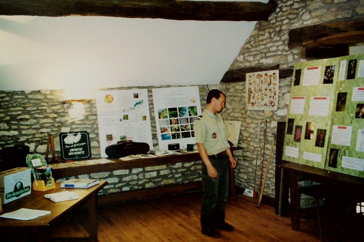 Le garde forestier Pascal CHARGERE en mission de promotion - présentatin au public des missions de l'Office National des Forêts.