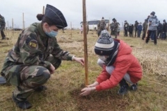 eleves-de-l-ecole-de-gendarmerie-et-du-primaire-de-genlis-reunis-pour-la-bonne-cause-photo-lbp-philippe-pinget-1638609482-Small