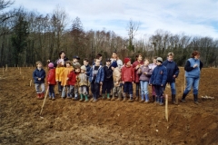 cfpb-de-Premeaux-Prissey.-Les-écoliers-fiers-de-leurs-plantations