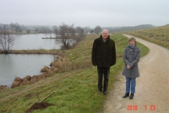 Découverte du site de l\'Etang Fouché en compagnie de Mr Claude CHAVE, Maire d\'Arnay le Duc et Madame Jocelyne RAMEAU, directrice de l\'école pivée Jeanne d\'Arc le 23 janvier 20110.