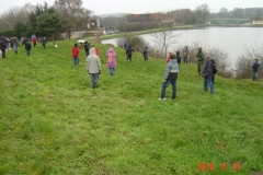 Mise en place des jalons des 4 bosquets biodivers. Création forestière pédagogique biodiverse d'Arnay le Duc. 23 novembre 2010. 