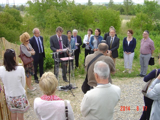 Inauguration de la nouvelle forêt biodiverse du lutin. Ecole maternelle DESVOGE. Mardi 17 juin 2014.