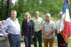 Sylvie JOUVENCEAU reçoit la croix de Chevalier de l'ordre du Mérite agricole des mains de M. Pierre GUEZ, Président de l'AMOMA 21